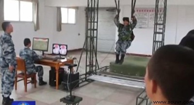 央視曝解放軍正用VR訓練跳傘
