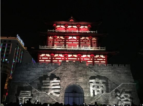 贏康點亮丹鶴樓打造光影韻味古城